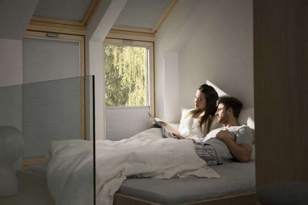 VELUX Fényzáró energiaroló - napelemes működtetés (FSC)