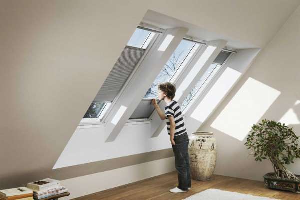 VELUX Fényzáró energiaroló - elektromos működtetésű (FMC)
